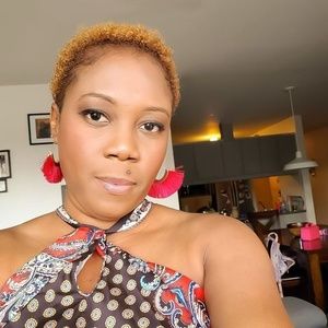 Meet your Posher, Vanessa